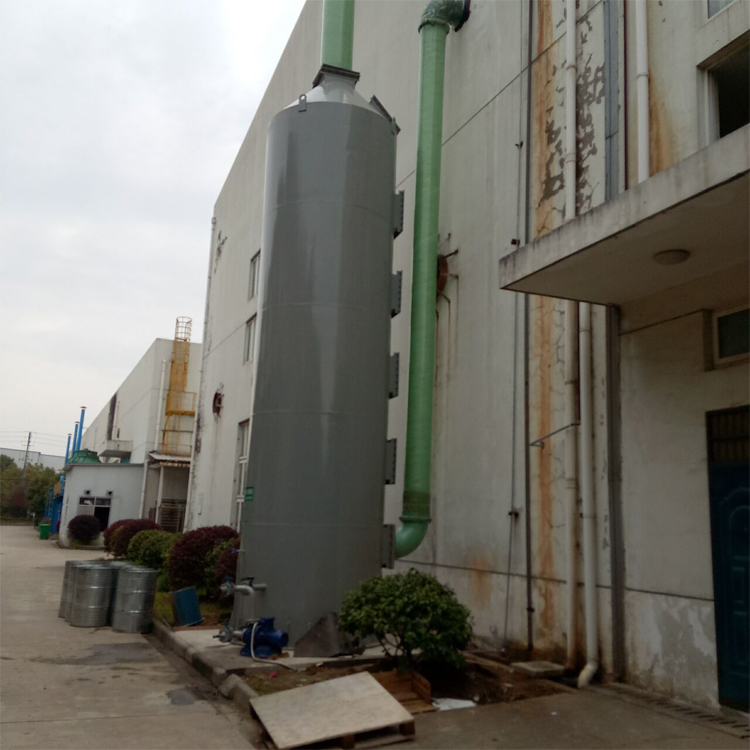 酸霧凈化塔又叫酸性氣體凈化塔、酸霧凈化塔、酸霧吸收塔、廢氣凈化塔及玻璃鋼酸霧凈化塔，在實際應(yīng)用中會到祛除廢氣中有害氣體的作用，酸霧凈化塔具有適用范圍廣，凈化效率高，設(shè)備阻力低，占地面積小的特點。