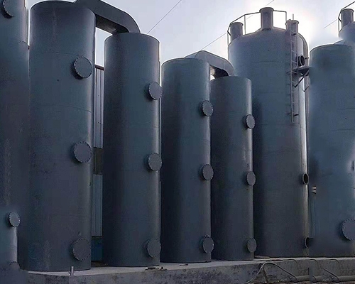電捕焦油器簡介電捕焦油器采用結(jié)構(gòu)形式有同心圓式、管式和蜂窩式等三種。無論哪種結(jié)構(gòu)，其工作原理，即在金屬導(dǎo)線與金屬管壁（或極板）間施加高壓直流電，以維持足以使氣體產(chǎn)生電離的電場，使陰陽極之間形成電暈區(qū)。本段結(jié)構(gòu)分析三種結(jié)構(gòu)的電捕焦油器均有